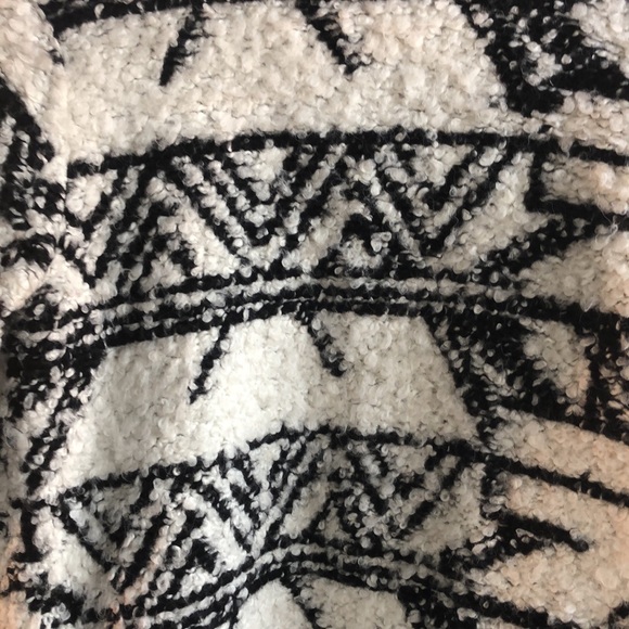 BB Dakota✨Black & White Aztec Jacket - Picture 5 of 7